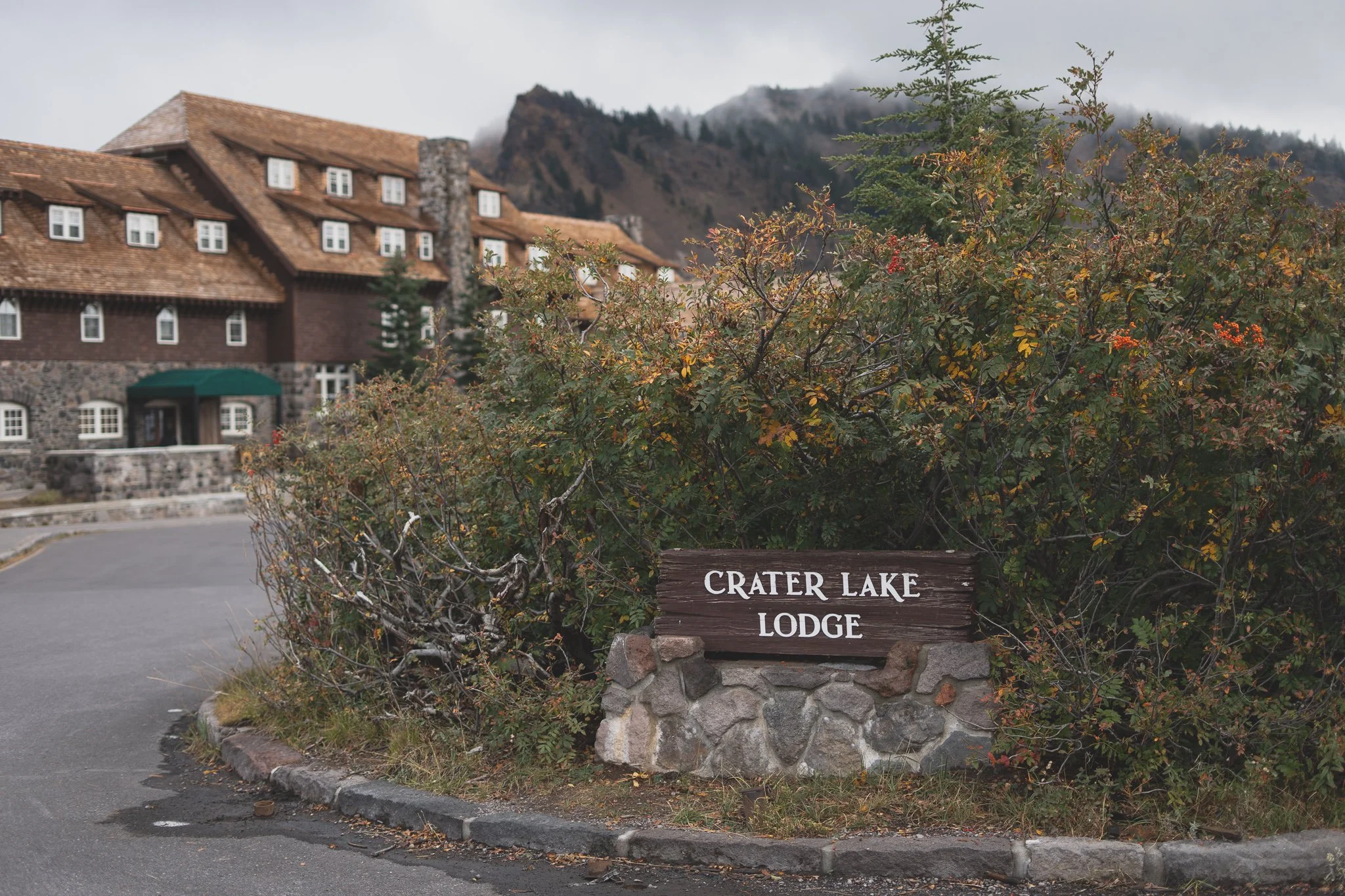  Crater Lake Lodge 